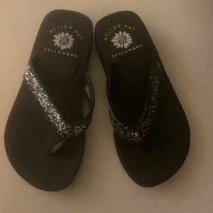 Mellow Mat by Yellowbox girls flip flop Size 12